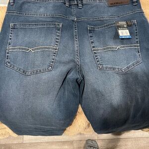NWT Men’s Buffalo David Bitton Jeans in Sz 36/34 Straight Leg Stretch